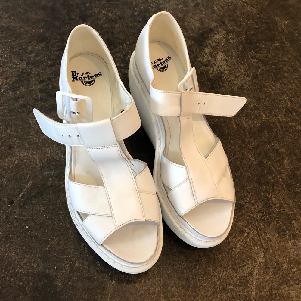 Dr Martens adaya platform sandals!